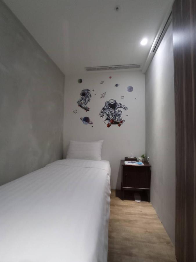 Meworld Hotel - Daan Taipei Exterior photo