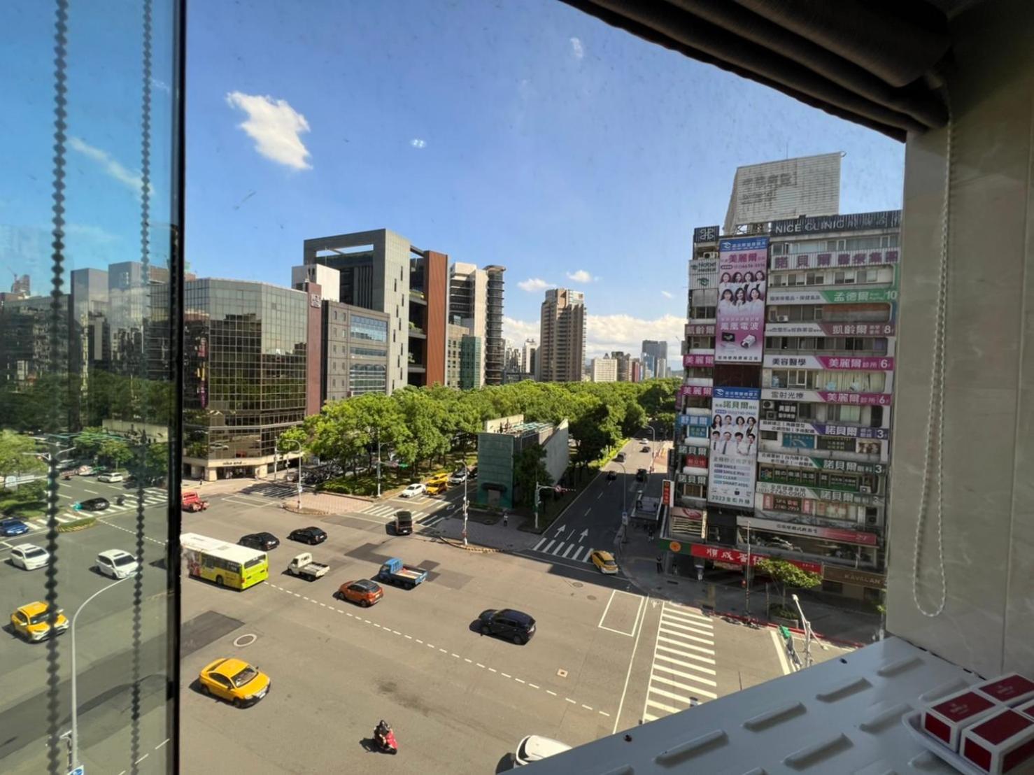 Meworld Hotel - Daan Taipei Exterior photo